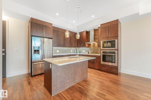 814 200 Bellerose Drive, St. Albert, AB - Indoor Photo Showing Kitchen With Double Sink
