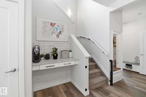 5108 Lark Crescent Nw, Edmonton, AB - Indoor Photo Showing Other Room