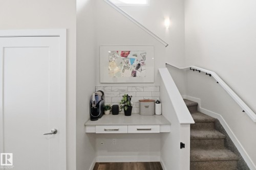 5108 Lark Crescent Nw, Edmonton, AB - Indoor Photo Showing Other Room
