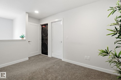 5108 Lark Crescent Nw, Edmonton, AB - Indoor Photo Showing Other Room
