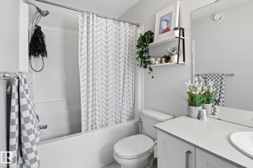 5108 Lark Crescent Nw, Edmonton, AB - Indoor Photo Showing Bathroom