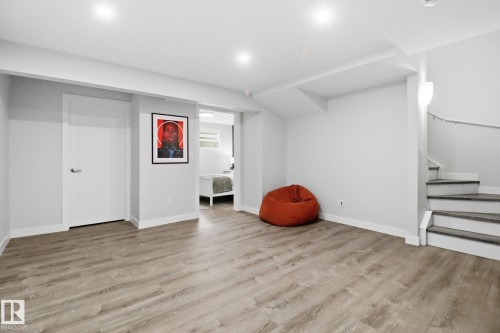 5108 Lark Crescent Nw, Edmonton, AB - Indoor Photo Showing Other Room