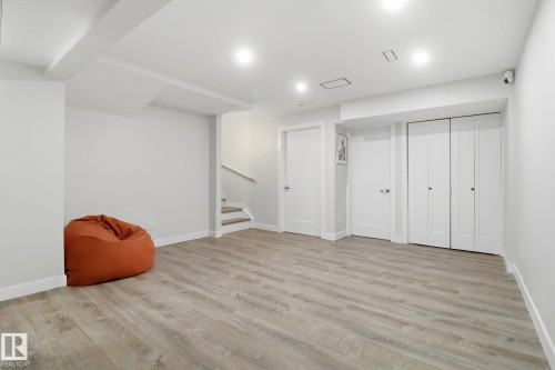 5108 Lark Crescent Nw, Edmonton, AB - Indoor
