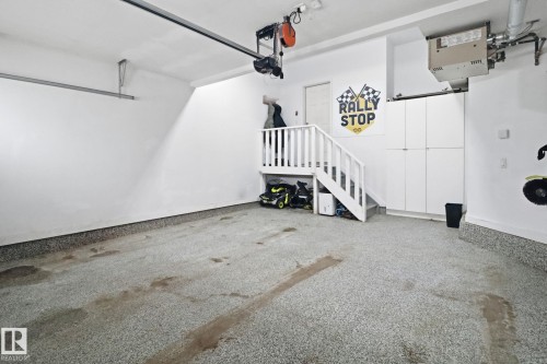 5108 Lark Crescent Nw, Edmonton, AB - Indoor Photo Showing Garage