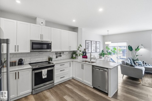 5108 Lark Crescent Nw, Edmonton, AB - Indoor Photo Showing Kitchen With Double Sink With Upgraded Kitchen