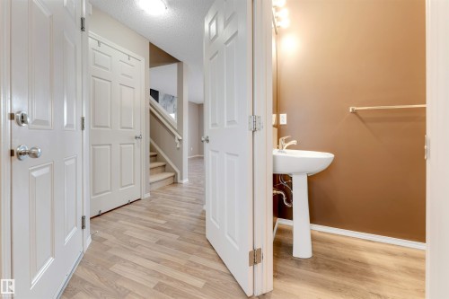 1625 Melrose Place, Edmonton, AB - Indoor