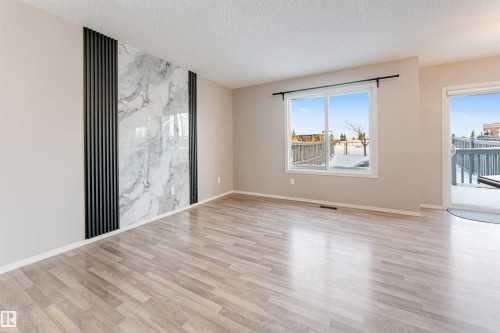 1625 Melrose Place, Edmonton, AB - Indoor Photo Showing Other Room
