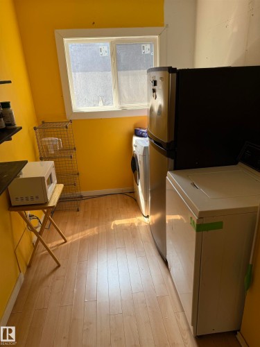 12027 93 Street, Edmonton, AB - Indoor