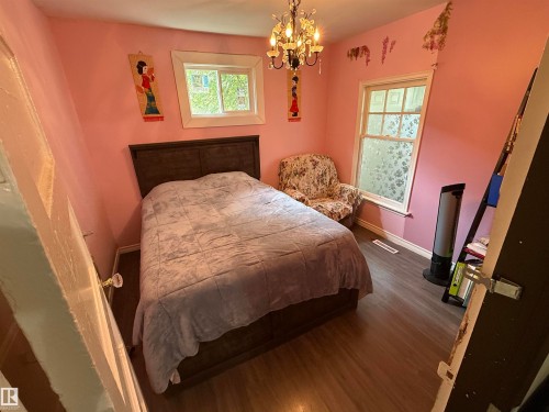 12027 93 Street, Edmonton, AB - Indoor Photo Showing Bedroom