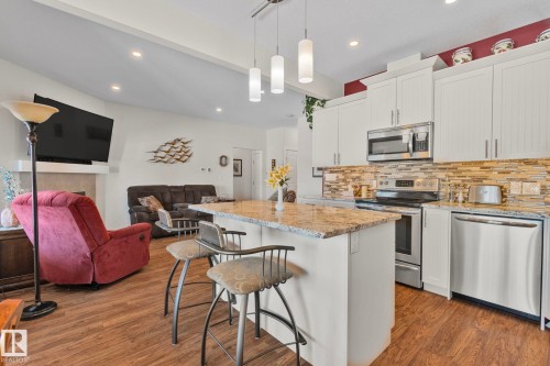 105 Houle Drive, Morinville, AB - Indoor Photo Showing Kitchen With Upgraded Kitchen