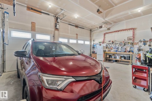 105 Houle Drive, Morinville, AB - Indoor Photo Showing Garage