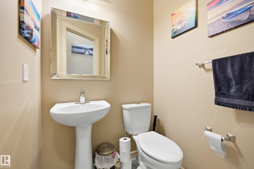 40 Becker Crescent, Fort Saskatchewan, AB - Indoor Photo Showing Bathroom