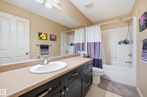 40 Becker Crescent, Fort Saskatchewan, AB - Indoor Photo Showing Bathroom
