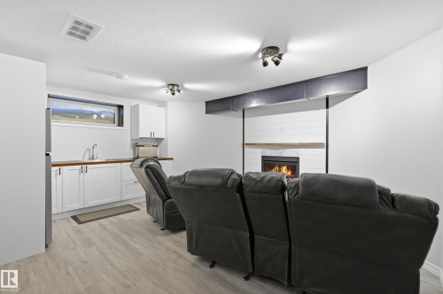 40 Becker Crescent, Fort Saskatchewan, AB - Indoor With Fireplace