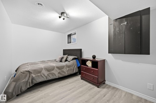 40 Becker Crescent, Fort Saskatchewan, AB - Indoor Photo Showing Bedroom