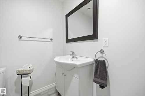 40 Becker Crescent, Fort Saskatchewan, AB - Indoor Photo Showing Bathroom