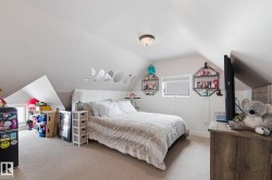 View of upstairs bedroom - 