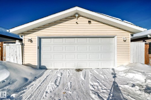 View of detached garage - 14043 151 Avenue, Edmonton, AB - Outdoor