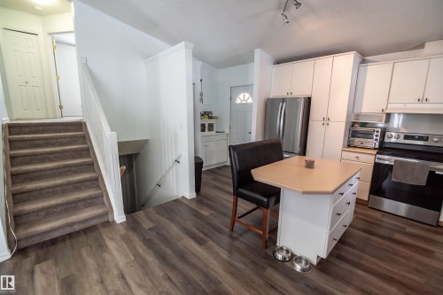 4727 52A Street, Rural Lac Ste. Anne County, AB - Indoor Photo Showing Kitchen