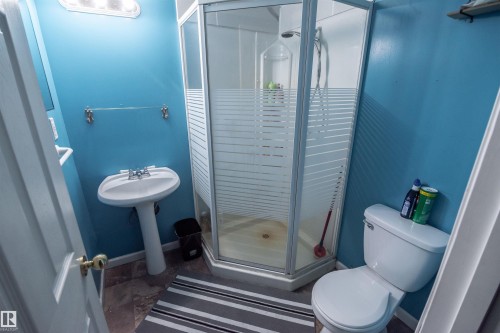 4727 52A Street, Rural Lac Ste. Anne County, AB - Indoor Photo Showing Bathroom