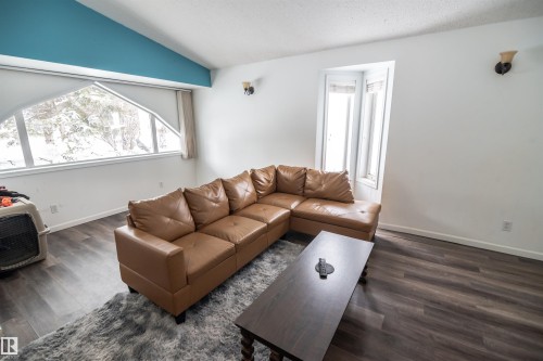 4727 52A Street, Rural Lac Ste. Anne County, AB - Indoor Photo Showing Living Room