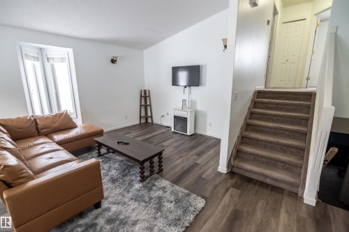 4727 52A Street, Rural Lac Ste. Anne County, AB - Indoor Photo Showing Living Room