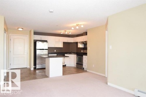 2122 320 Clareview Station Drive, Edmonton, AB - Indoor Photo Showing Kitchen