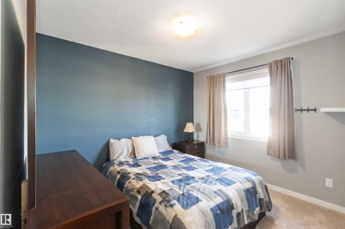 2122 Glenridding Way, Edmonton, AB - Indoor Photo Showing Bedroom
