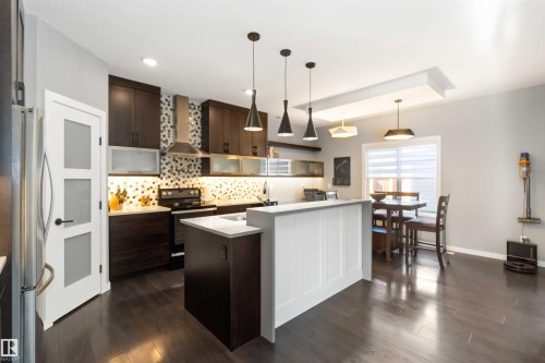 2122 Glenridding Way, Edmonton, AB - Indoor Photo Showing Kitchen With Upgraded Kitchen
