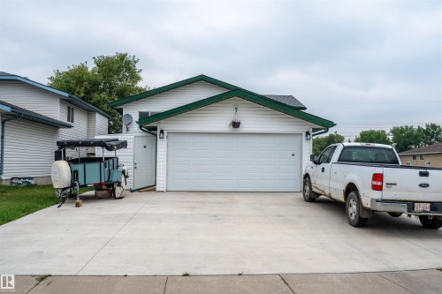 4502 49 Avenue, Cold Lake, AB 