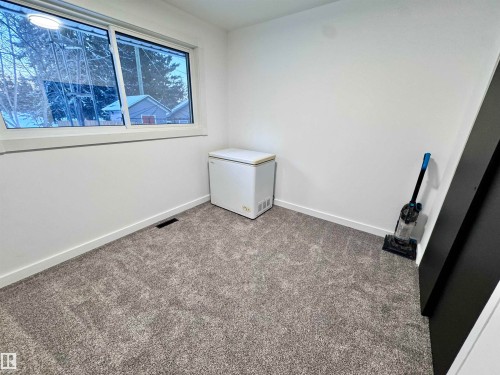 5232 49 Street, Willingdon, AB - Indoor