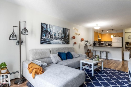 213 622 Mcallister Loop, Edmonton, AB - Indoor Photo Showing Living Room