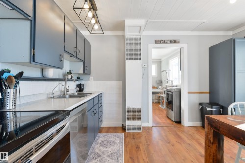 52309 Rge Road 22, Rural Parkland County, AB - Indoor Photo Showing Kitchen