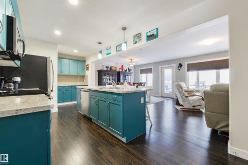 4914 47 Street, Redwater, AB - Indoor Photo Showing Kitchen With Upgraded Kitchen