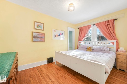 11036 125 Street, Edmonton, AB - Indoor Photo Showing Bedroom