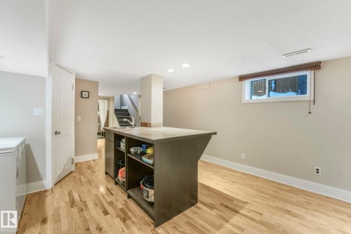 11036 125 Street, Edmonton, AB - Indoor