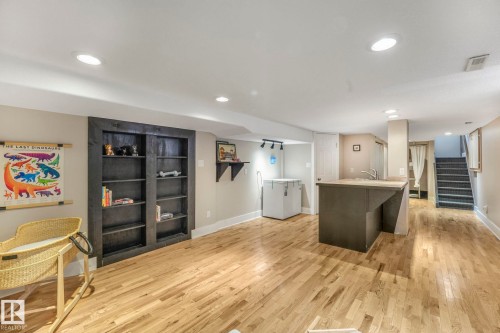 11036 125 Street, Edmonton, AB - Indoor