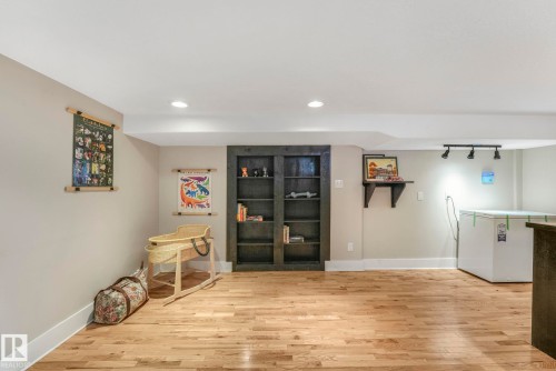 11036 125 Street, Edmonton, AB - Indoor