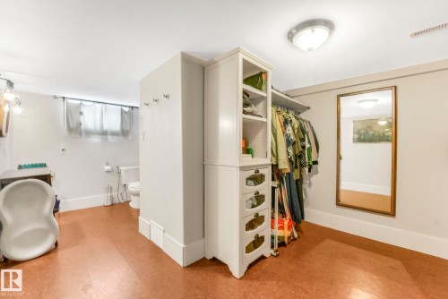 11036 125 Street, Edmonton, AB - Indoor