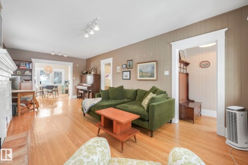 11036 125 Street, Edmonton, AB - Indoor Photo Showing Living Room