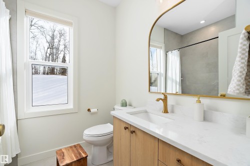 13 50408 Rr 203, Rural Beaver County, AB - Indoor Photo Showing Bathroom