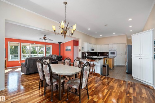 62001 Twp Road 462 A, Rural Wetaskiwin County, AB - Indoor Photo Showing Dining Room