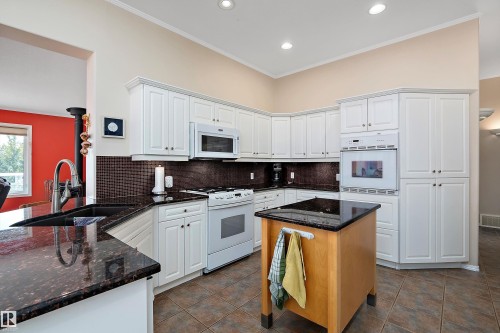 62001 Twp Road 462 A, Rural Wetaskiwin County, AB - Indoor Photo Showing Kitchen With Double Sink