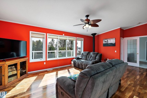 62001 Twp Road 462 A, Rural Wetaskiwin County, AB - Indoor Photo Showing Living Room With Fireplace