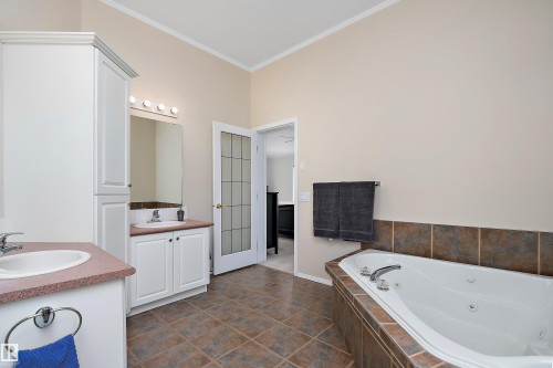 62001 Twp Road 462 A, Rural Wetaskiwin County, AB - Indoor Photo Showing Bathroom