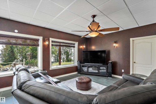 62001 Twp Road 462 A, Rural Wetaskiwin County, AB - Indoor Photo Showing Living Room