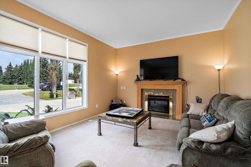 62001 Twp Road 462 A, Rural Wetaskiwin County, AB - Indoor Photo Showing Living Room With Fireplace