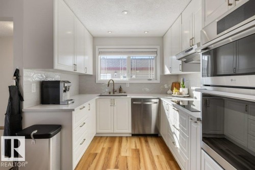 3502 41 Street, Leduc, AB - Indoor Photo Showing Kitchen With Upgraded Kitchen