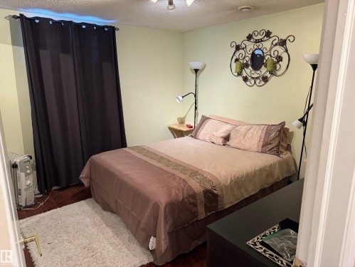 3203 74 Street, Edmonton, AB - Indoor Photo Showing Bedroom