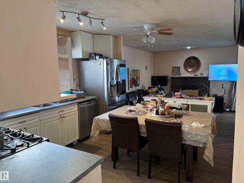 3203 74 Street, Edmonton, AB - Indoor